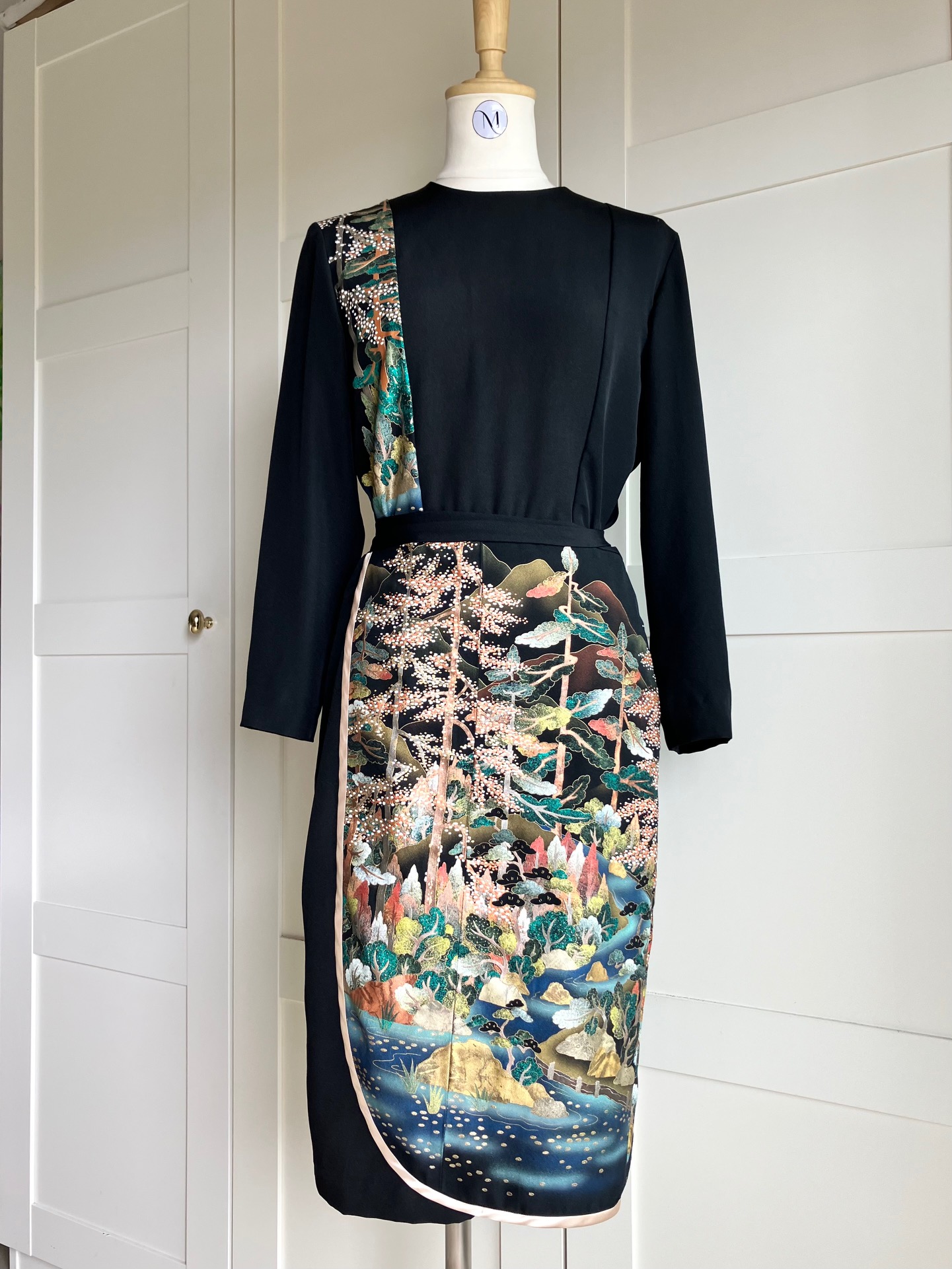 Asymmetric Design Mid-Length Wrap-Style Dress